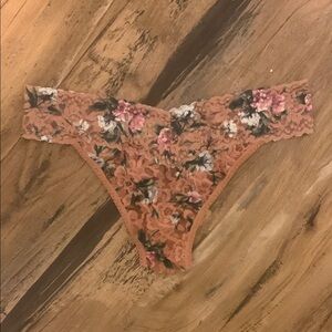 NWOT Hanky Panky Signature Lace Terracotta rose Original Rise Thong Panties. OS